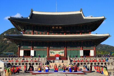 Walking Tour with Gyeongbokgung Palace, Bukchon, Insadong - Meeting at Gyeongbokgung Station and getting ready for the palace focus
